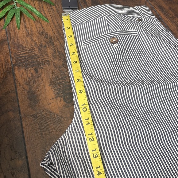 Woman’s seersucker straight leg pants - Picture 7 of 8